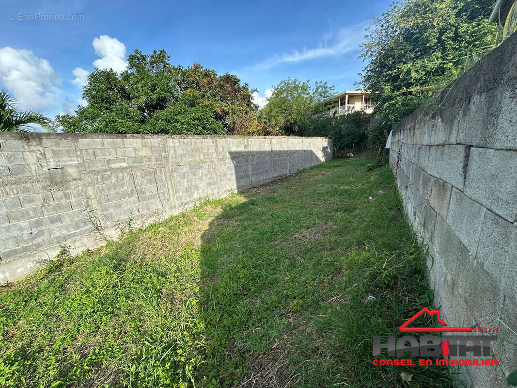 Terrain à LE VAUCLIN