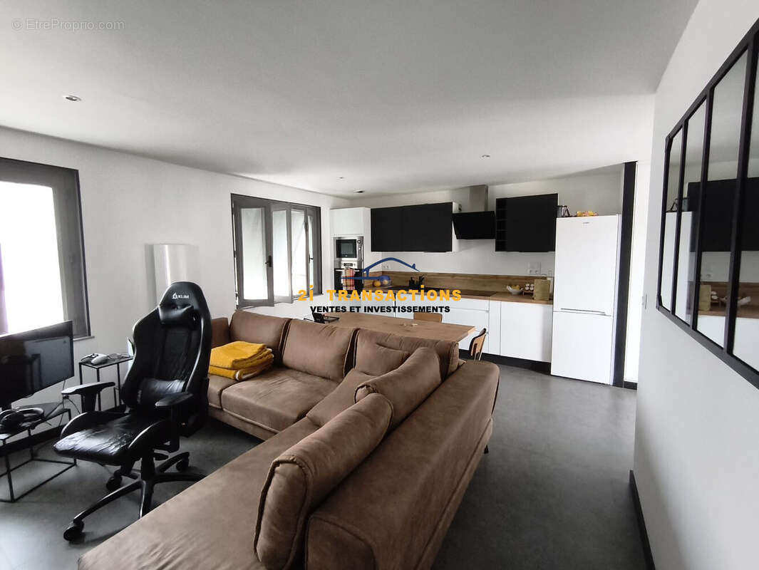 Appartement à SURY-LE-COMTAL
