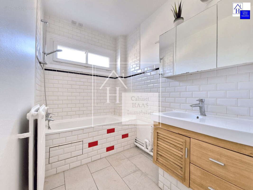 Salle de bains - Appartement à MAISONS-ALFORT