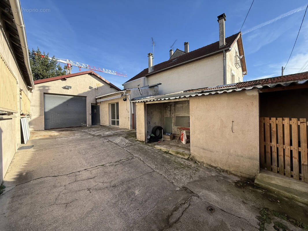 Maison à LE BLANC-MESNIL