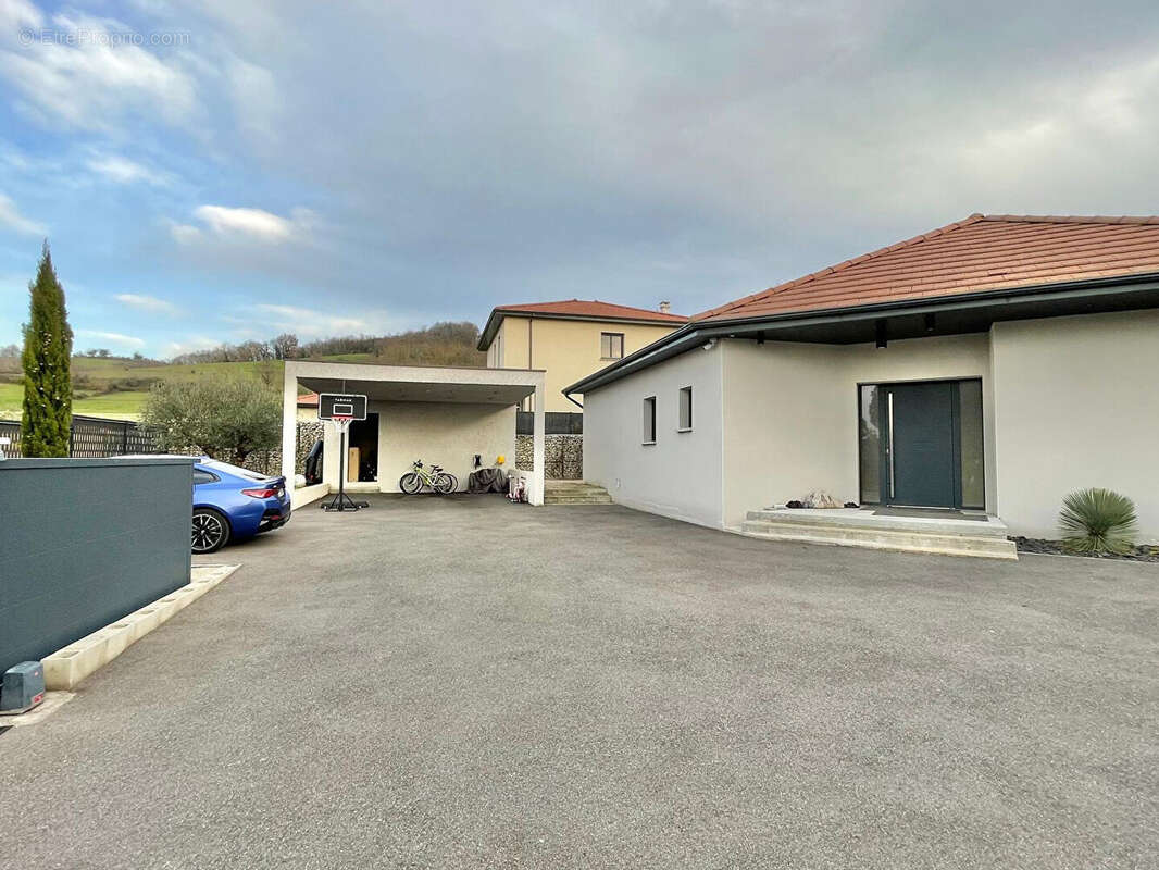 Maison à SAINT-CHEF