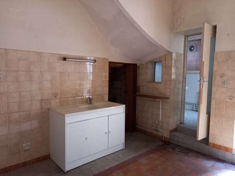 Appartement à CHATEAUNEUF-VAL-DE-BARGIS