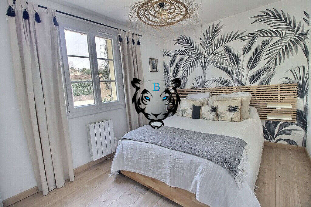 Maison à BAGNOLS-EN-FORET