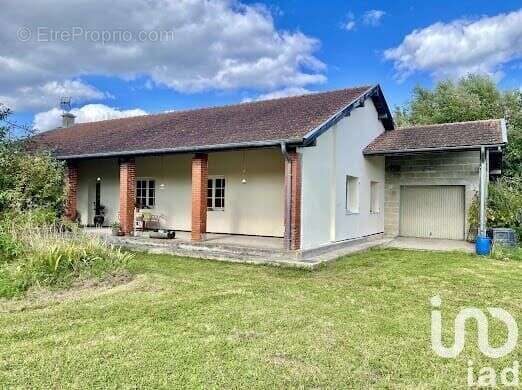 Photo 2 - Maison à CHARMONT