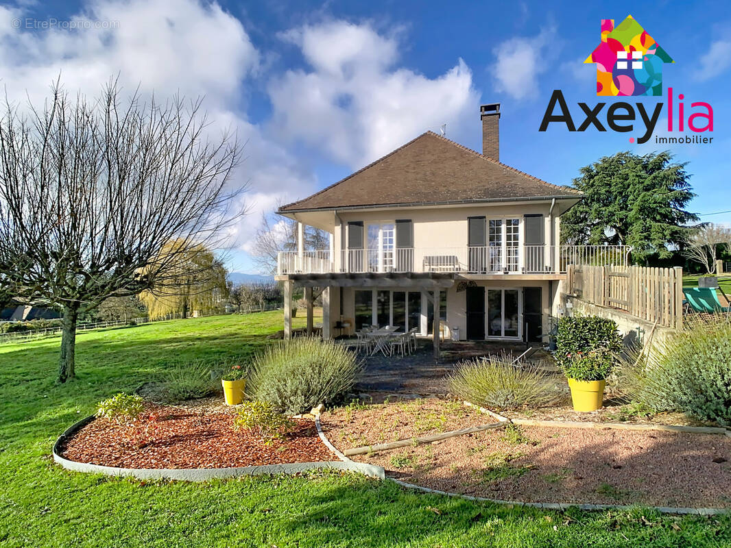 Maison à SAINT-VINCENT-DE-BOISSET