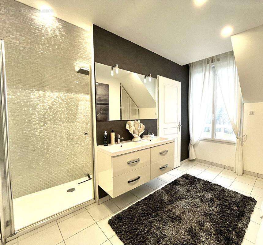 Maison à PONT-L&#039;EVEQUE