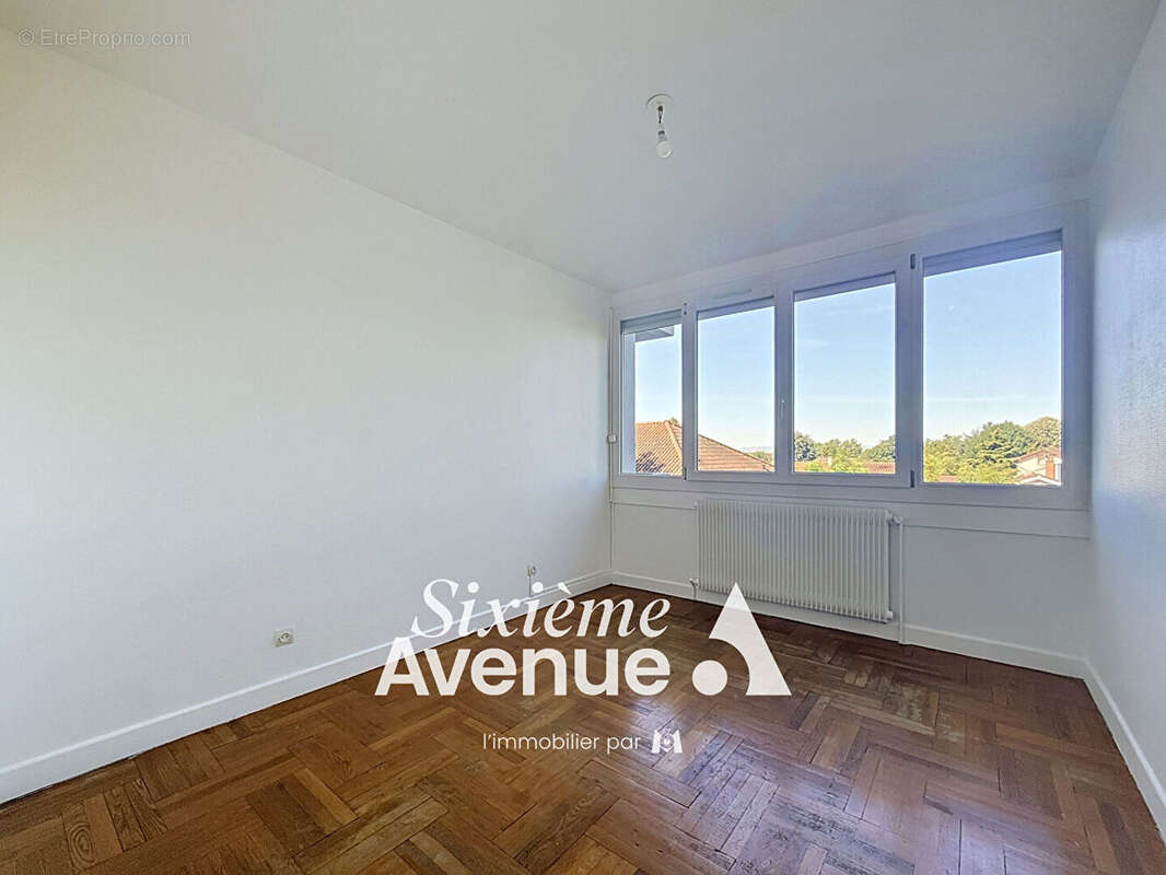 Appartement Decines Charpieu 4 pièce(s) 80.10 m2 - photo 5