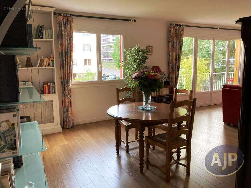 Appartement à GARCHES