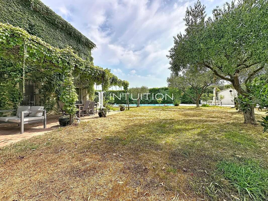 Mougins - Les Colles : Authentique villa de charme avec piscine - photo 10