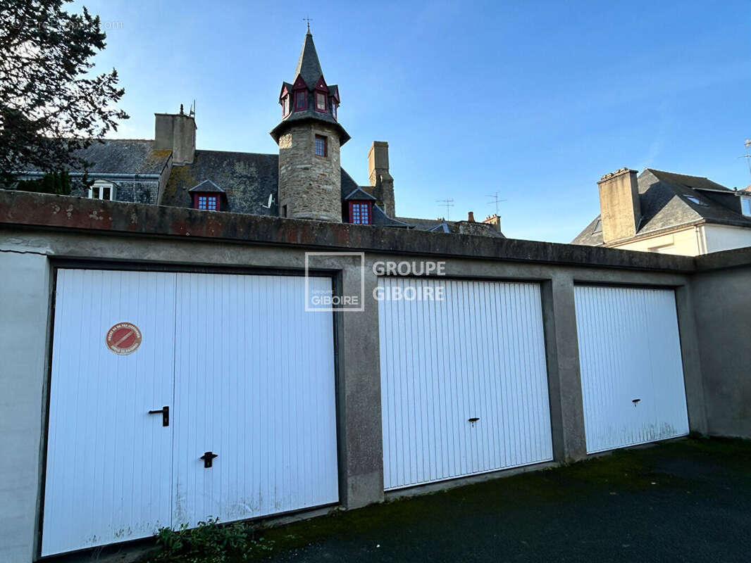 Parking à SAINT-MALO