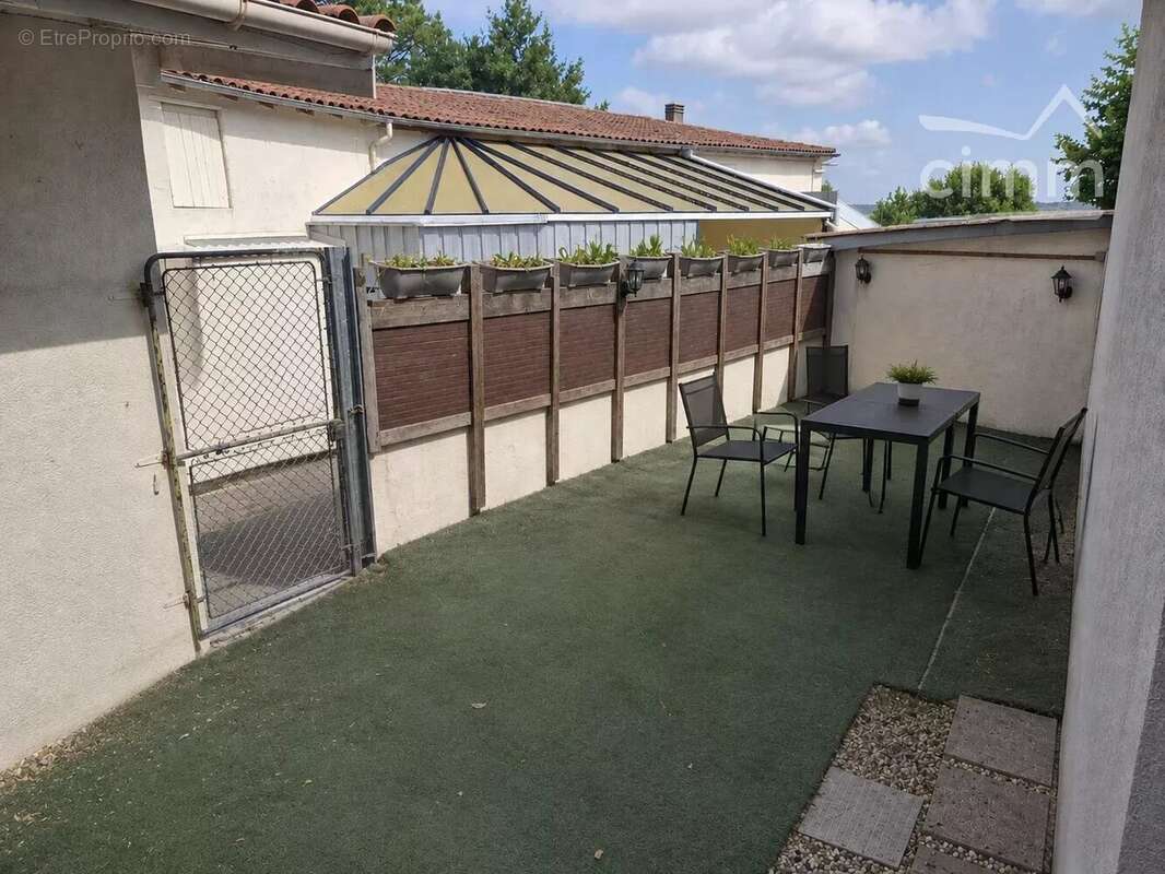 Maison de ville vendue louée – Idéal investissement locatif – Montendre (17) - photo 9