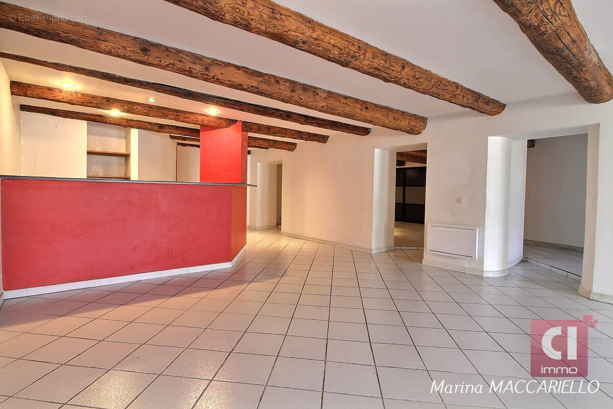Appartement à MARSEILLE-2E