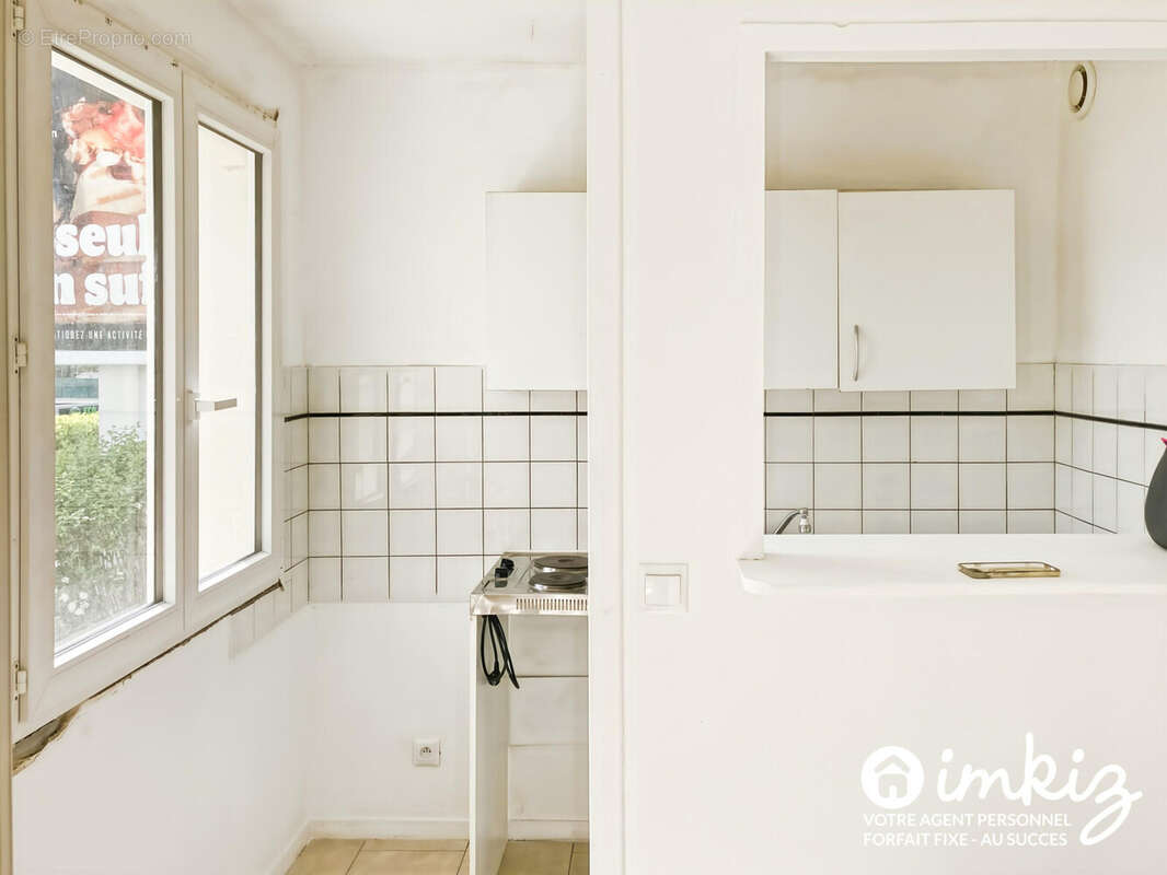 Studio  avec balcon, parking et cave - photo 4