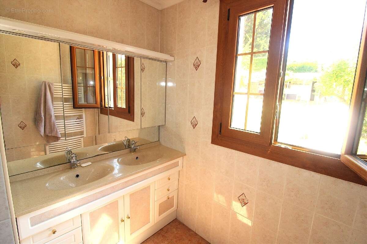 Maison à YERRES