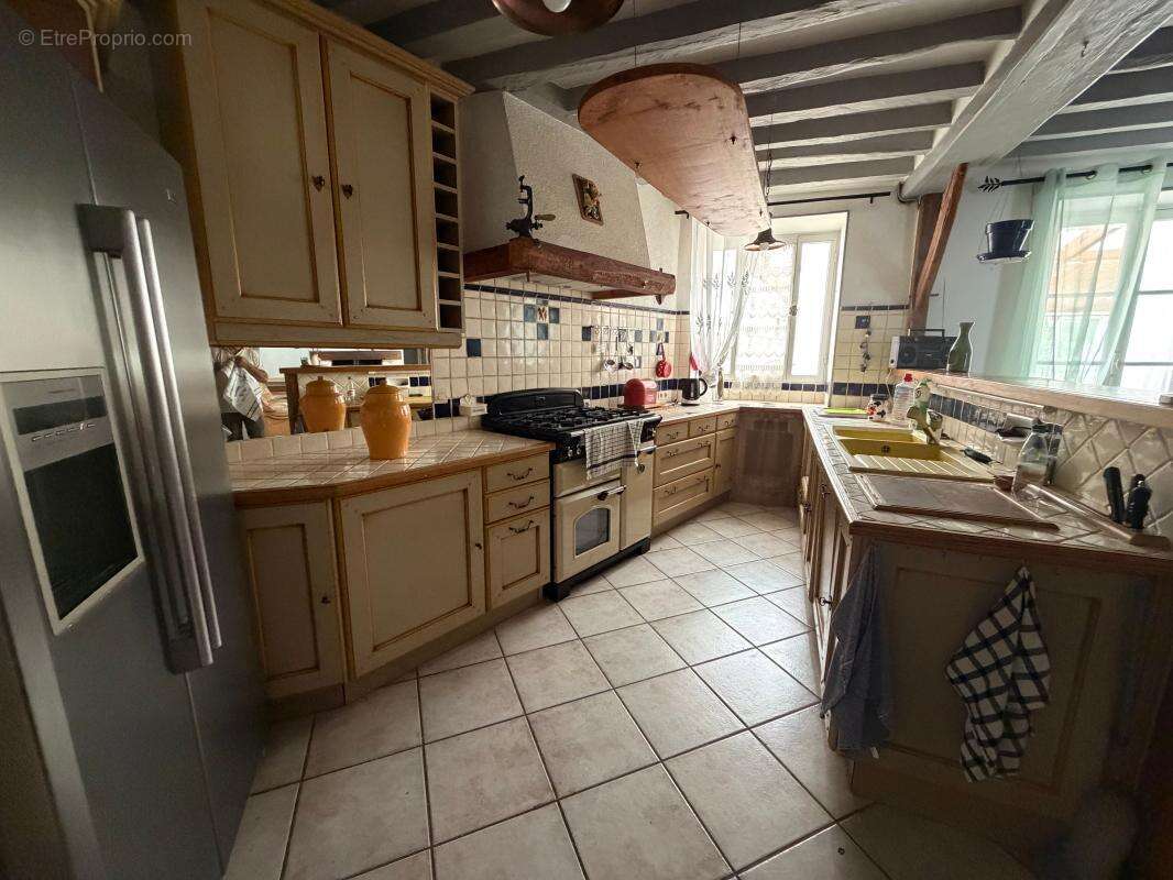 Maison ancienne de plus de 90 m² + bungalow T3 - À 7 min de la gare de Bueil - photo 4