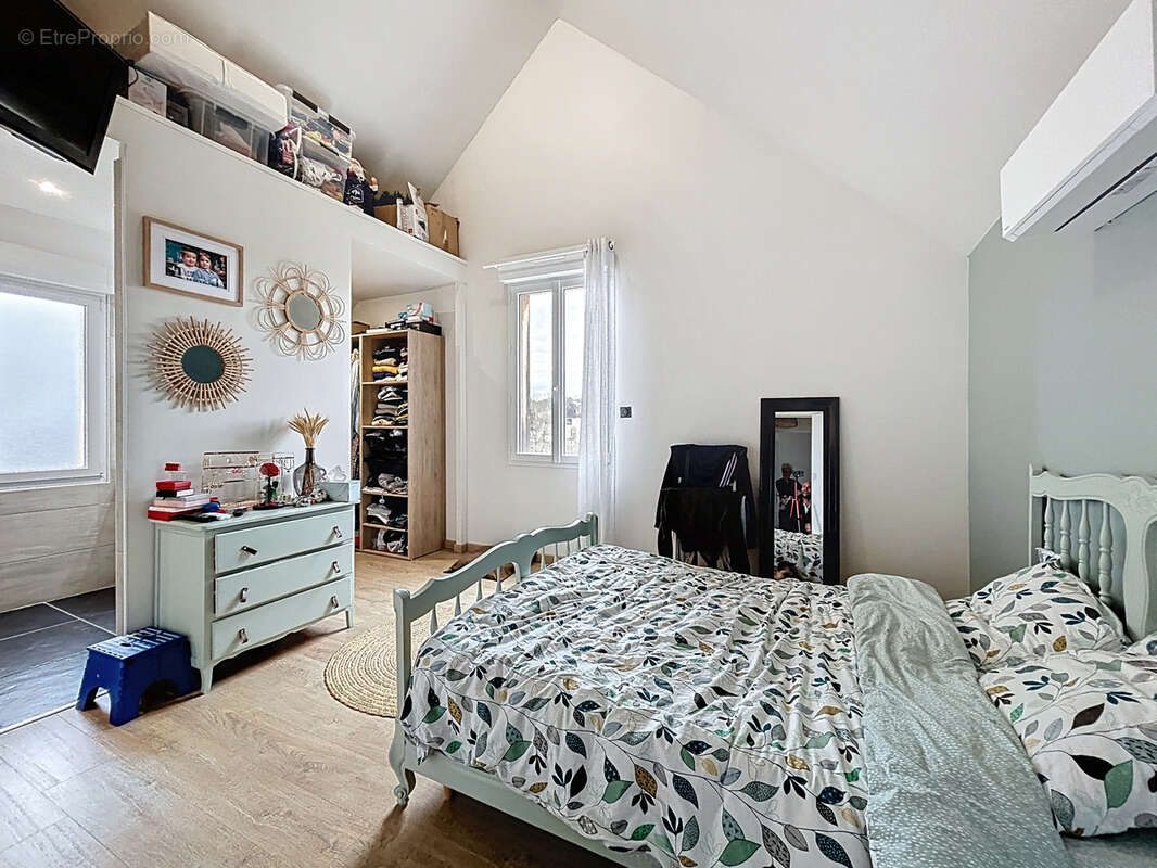 Maison à BRIGNAC-LA-PLAINE