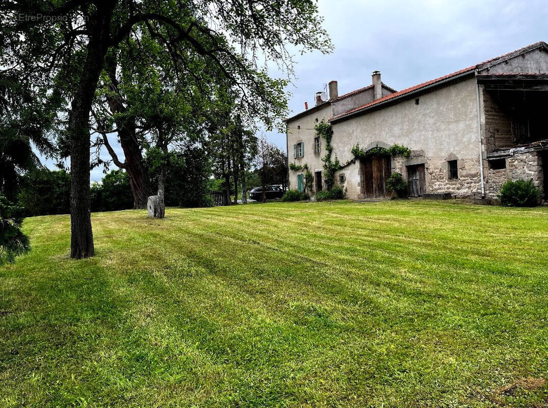 Maison à ESTANDEUIL