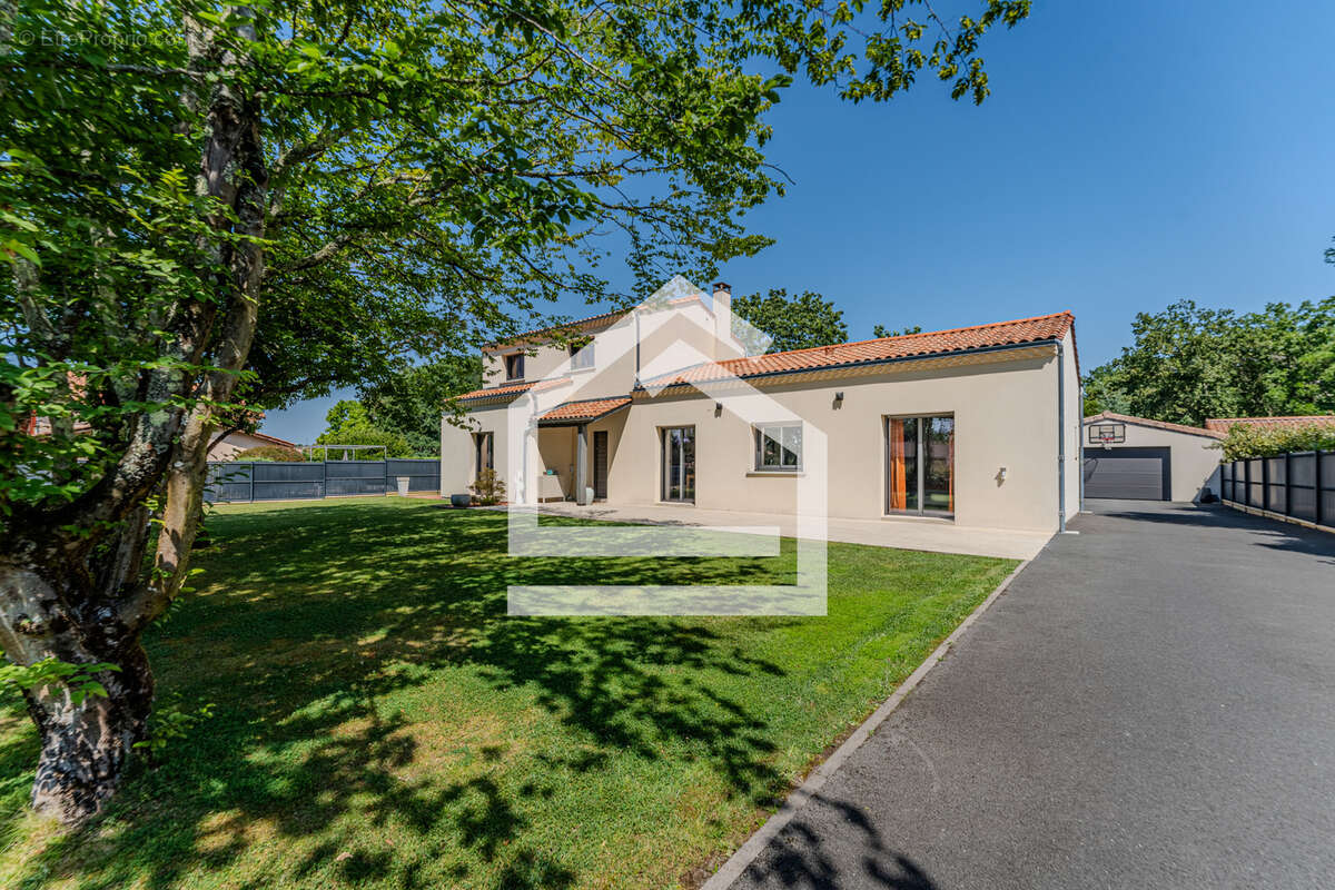 Maison à LE PIAN-MEDOC