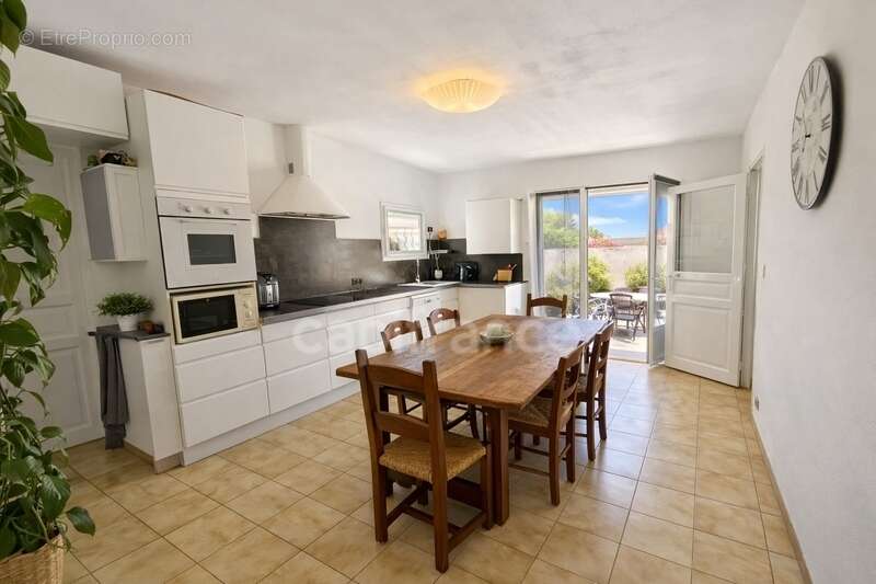 VIAS – Villa contemporaine avec piscine, 4 chambres, énergie positive. Bien rare sur le secteur - photo 5