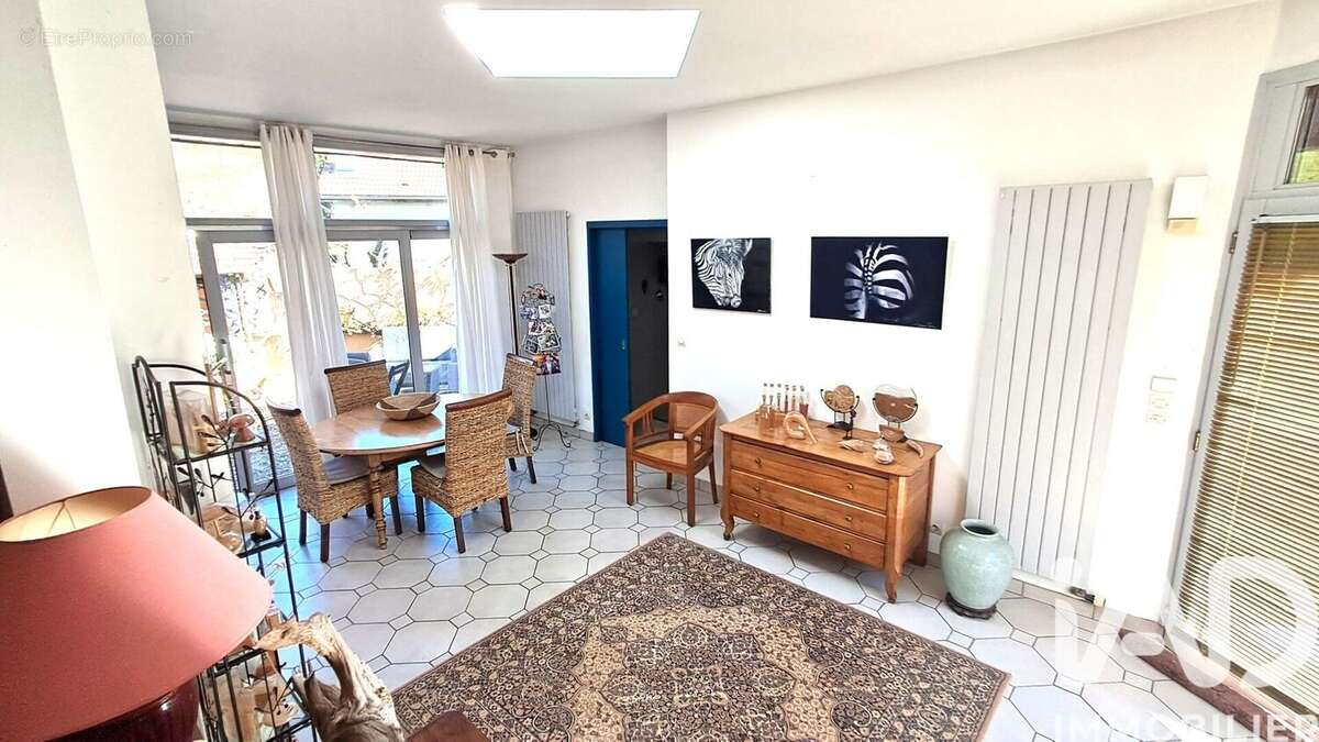 Photo 3 - Maison à BURES-SUR-YVETTE