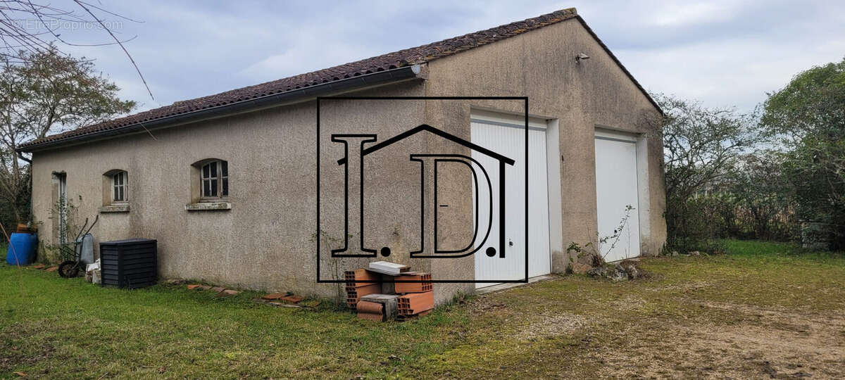 garage double - Maison à BERGERAC