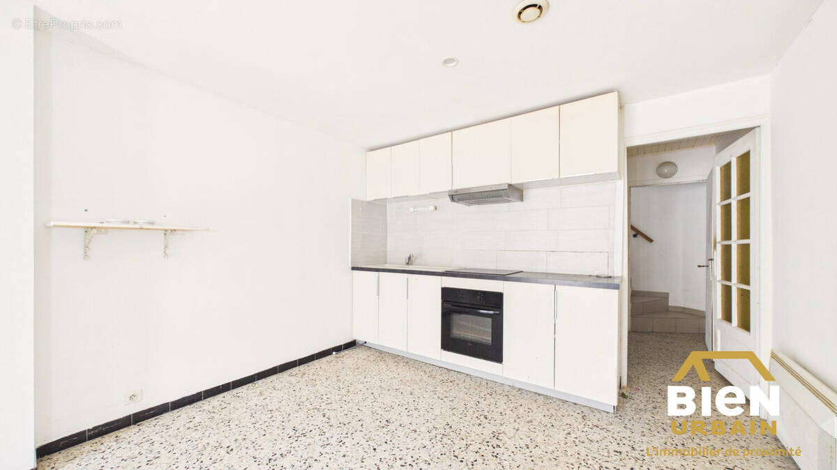 Appartement à GARONS