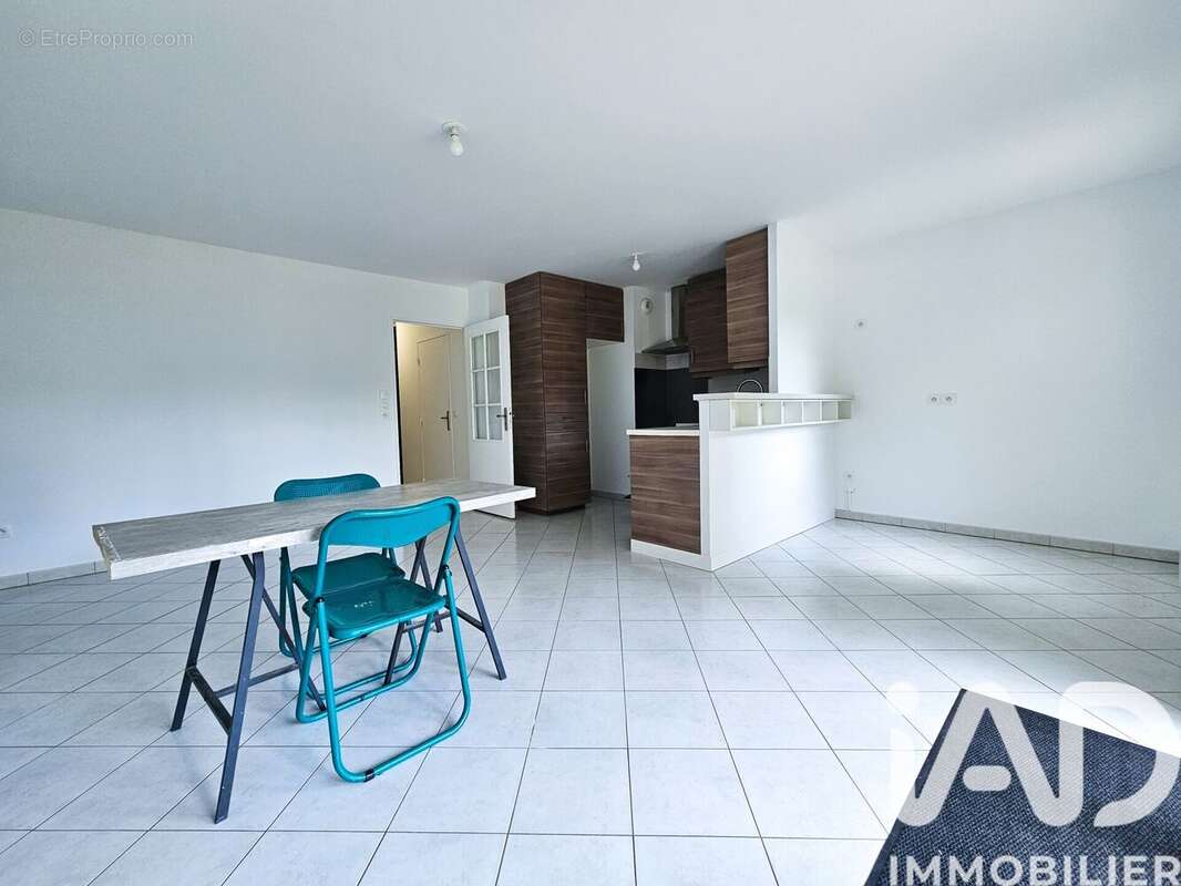 Photo 2 - Appartement à SAINT-GERMAIN-LES-ARPAJON
