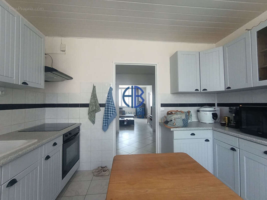 Appartement type 4, cave et garage et place de parking - photo 3