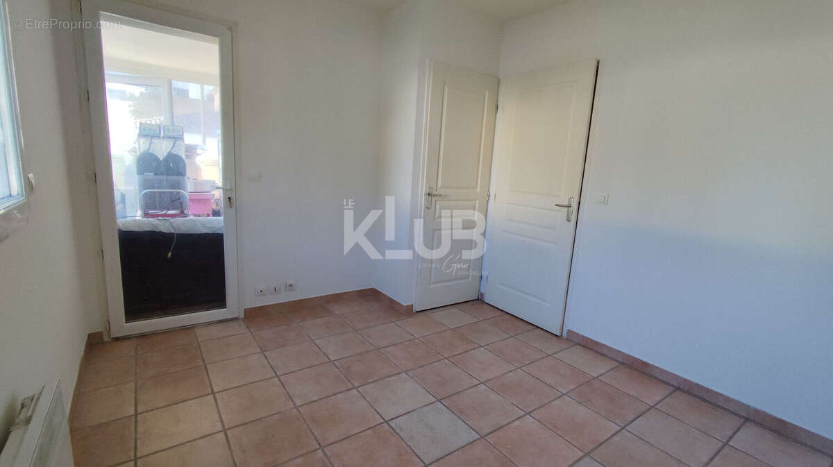Appartement à ROGNAC