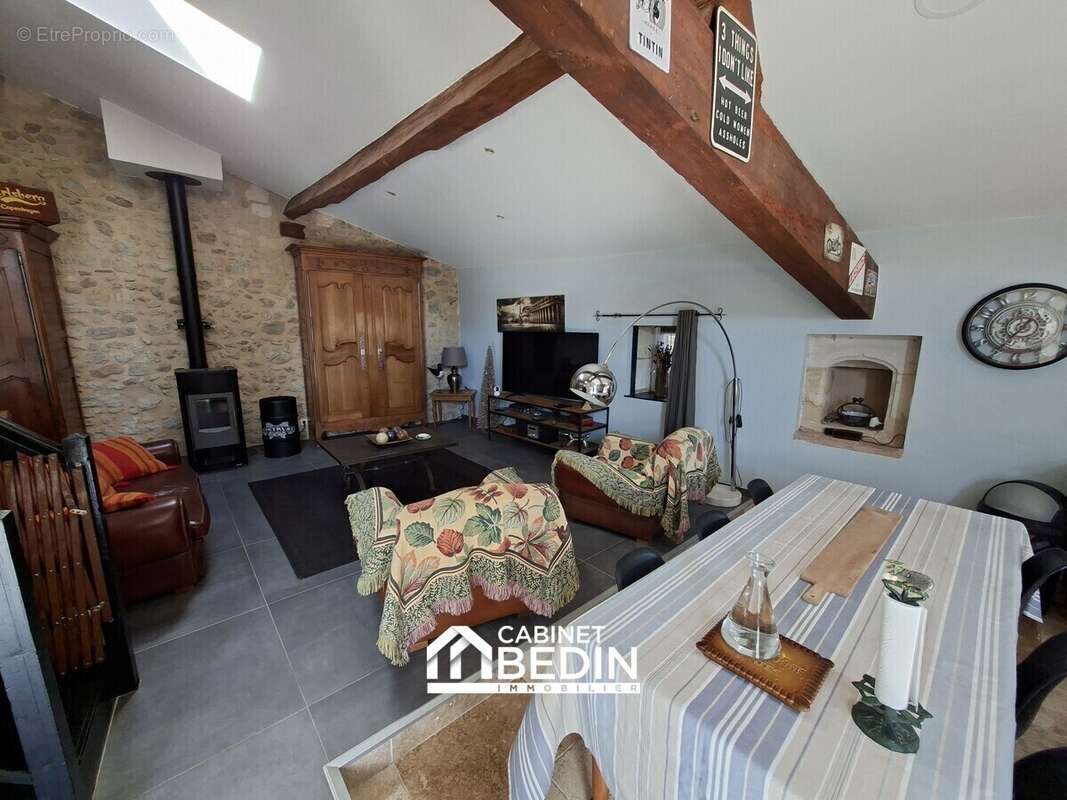 Maison à BELLEBAT