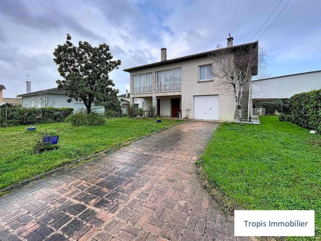   - Maison à PORTET-SUR-GARONNE