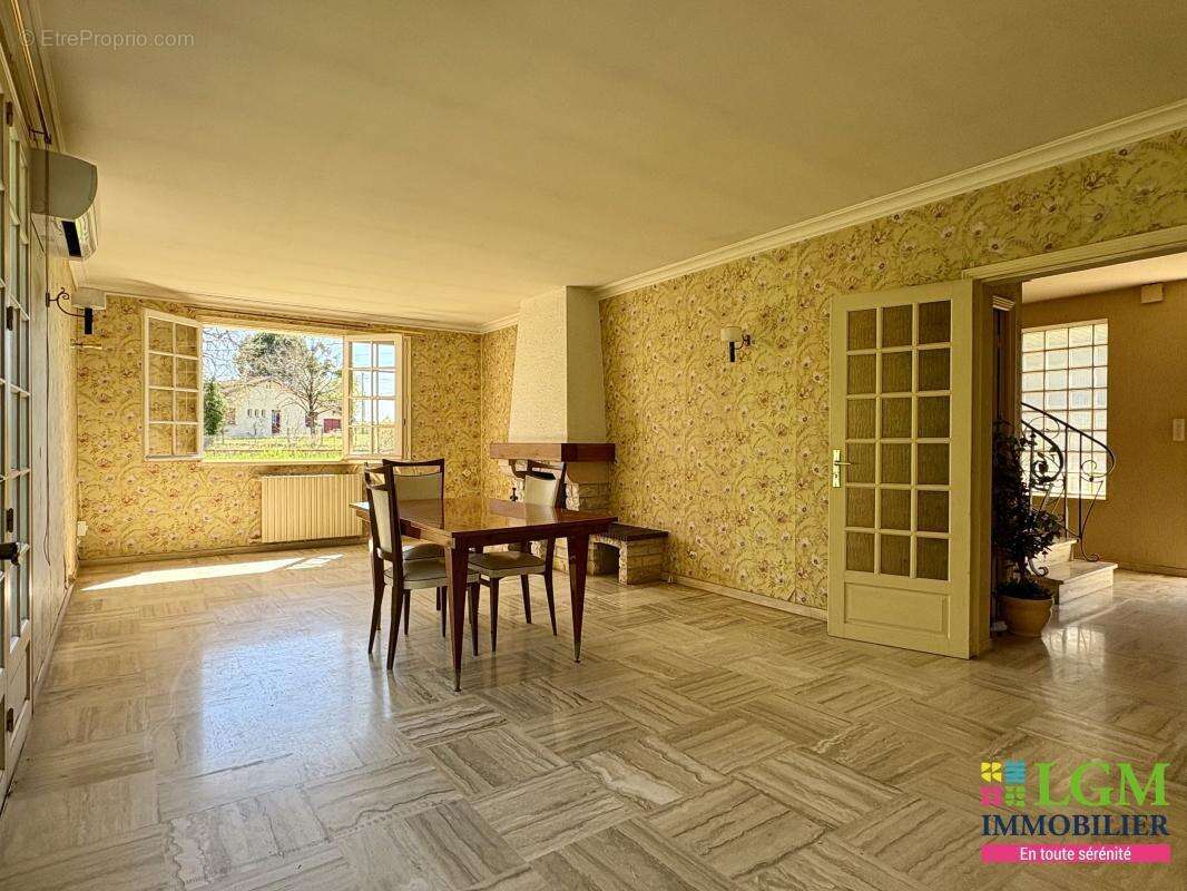 Maison à MONTANS