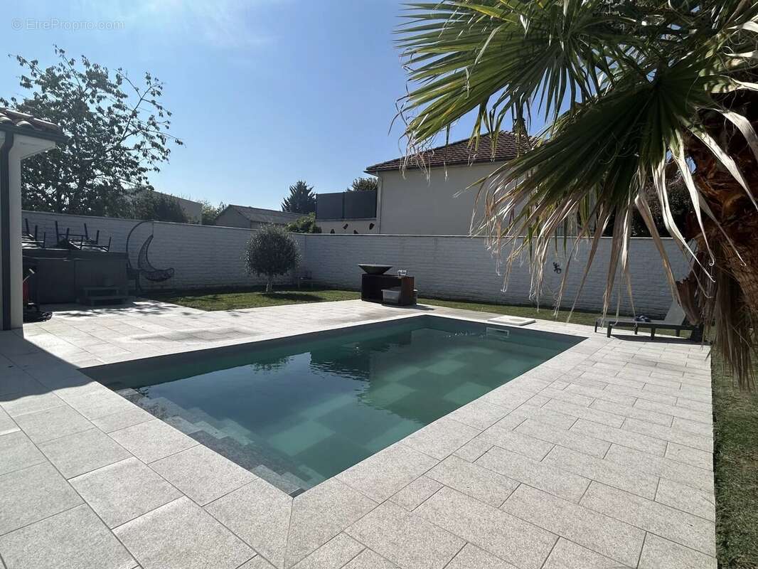 Maison à JAUNAY-CLAN