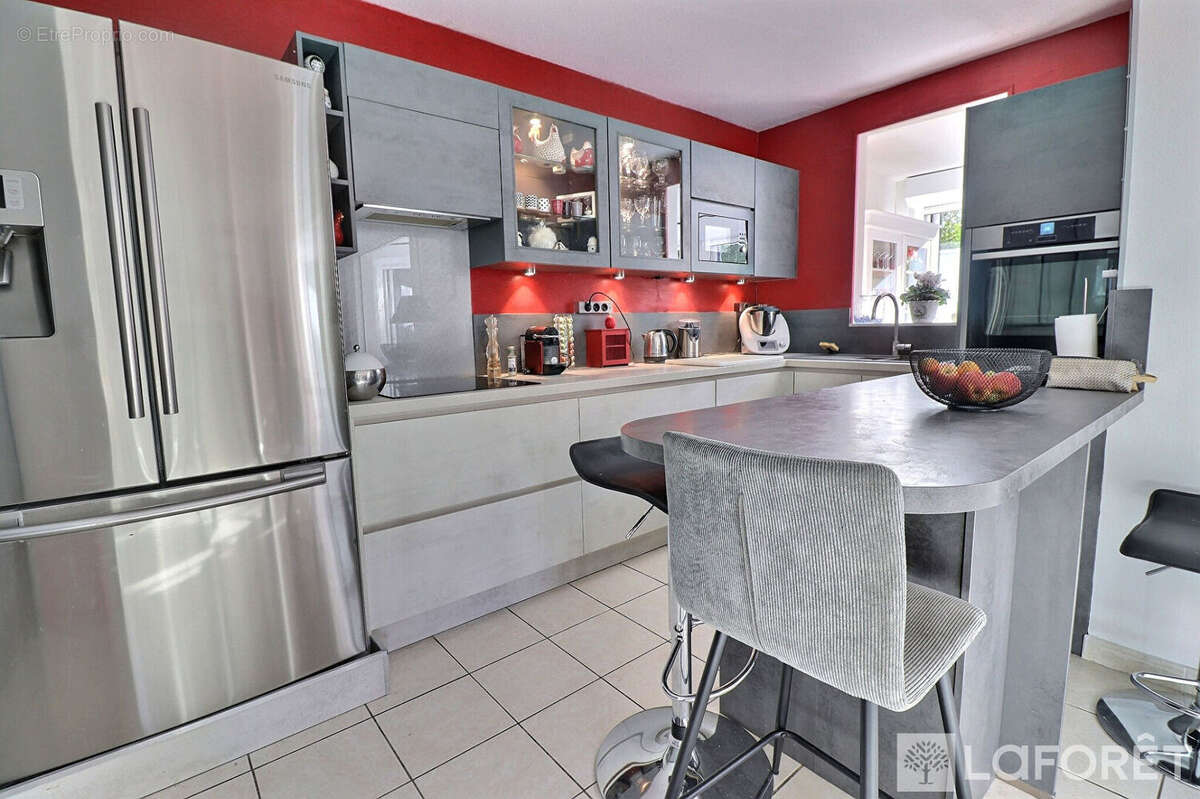 Appartement Hyères 3 pièces, jardin privatif 186 m², garage, stationnement - photo 5
