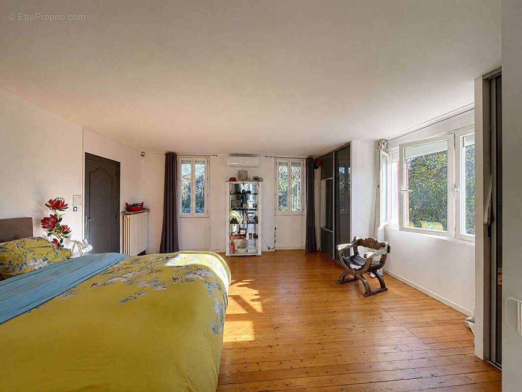 Propriété de caractère avec lac, parc boisé et logement indépendant - photo 9