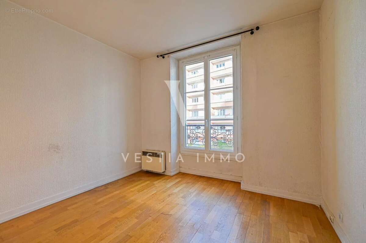 Appartement à PARIS-11E