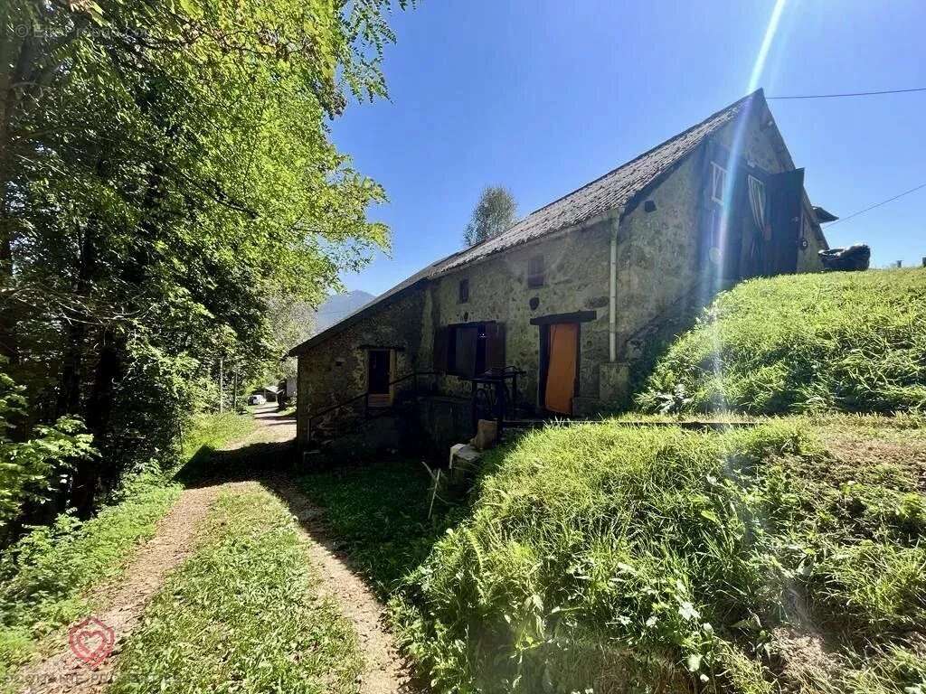 Maison à BOUSSENAC