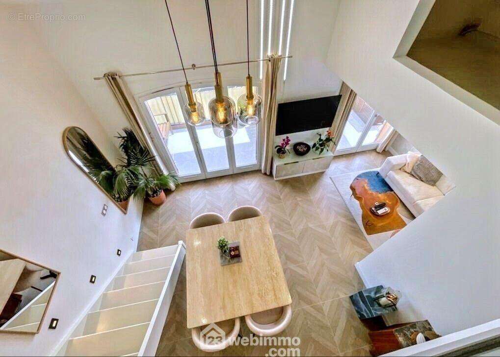 Vaste séjour double hauteur, esprit loft en bord de mer - Appartement à SAINTE-MAXIME