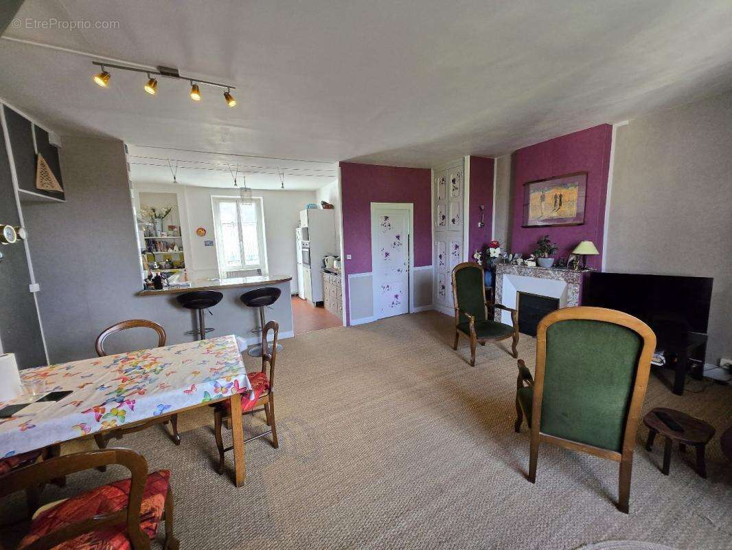 Maison à ARGENTON-SUR-CREUSE