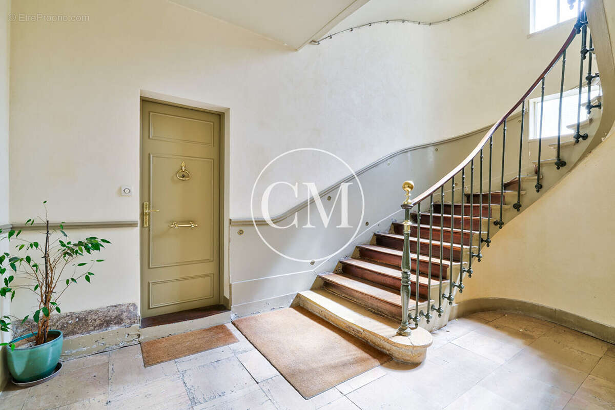 Appartement à VERSAILLES