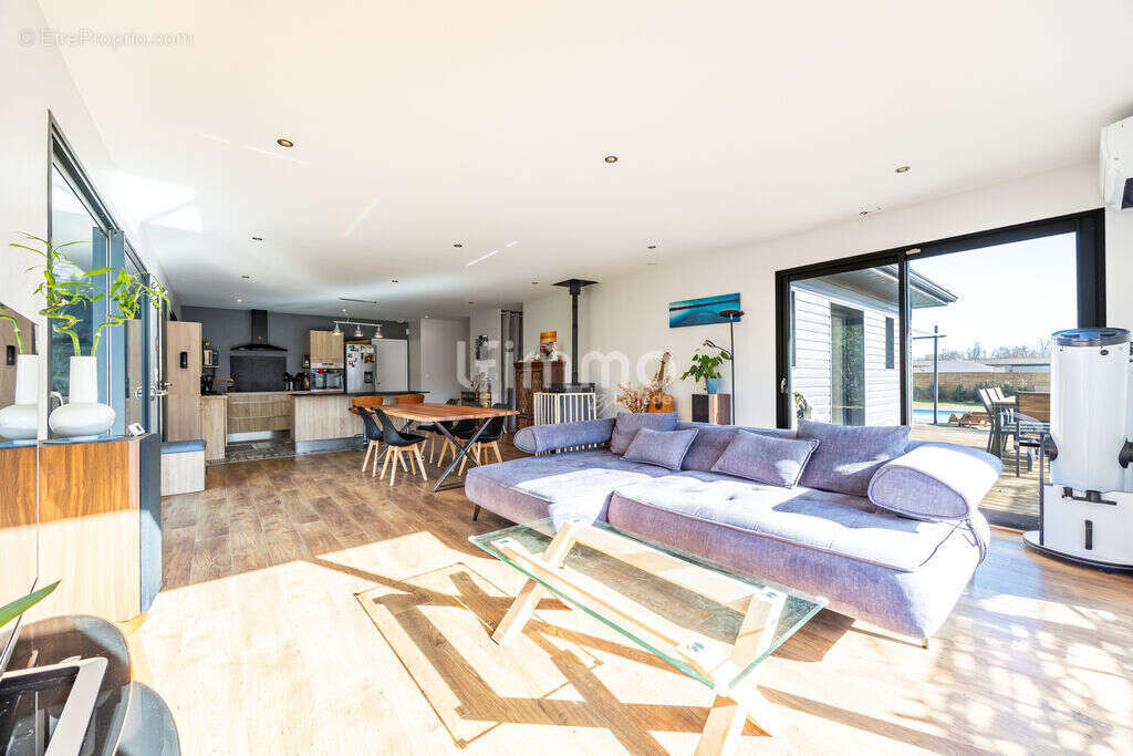 Maison à CABANAC-ET-VILLAGRAINS