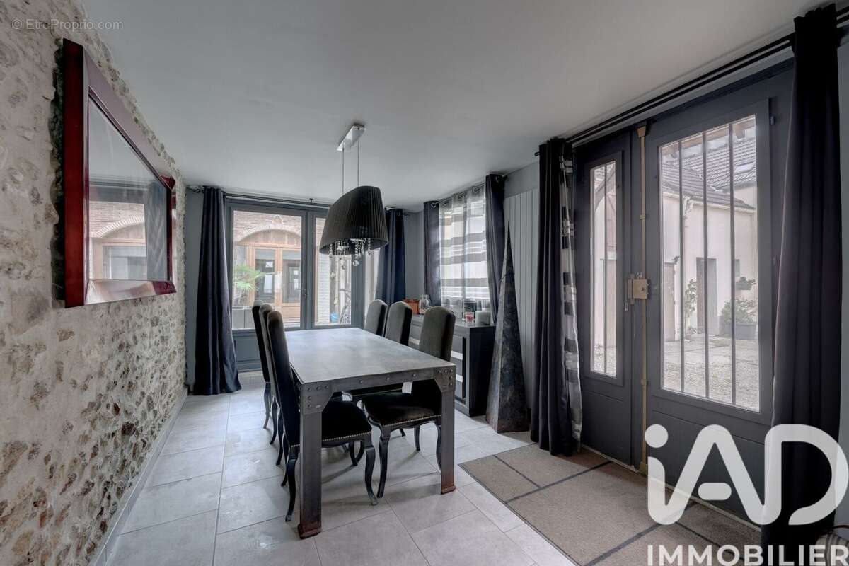 Photo 3 - Maison à LIEUSAINT