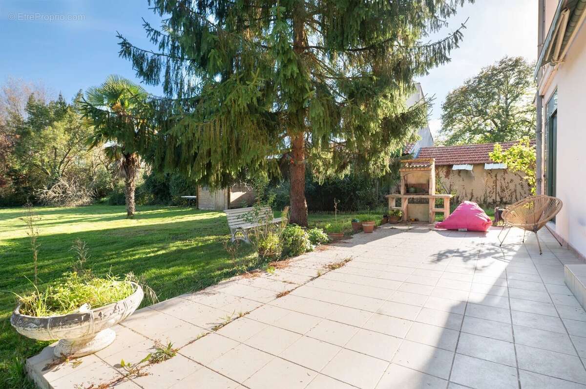  Maison 140 m² + T2 + T3 + Garage – Grand terrain 1 350m² – Saint-Paul-sur-Save - photo 17
