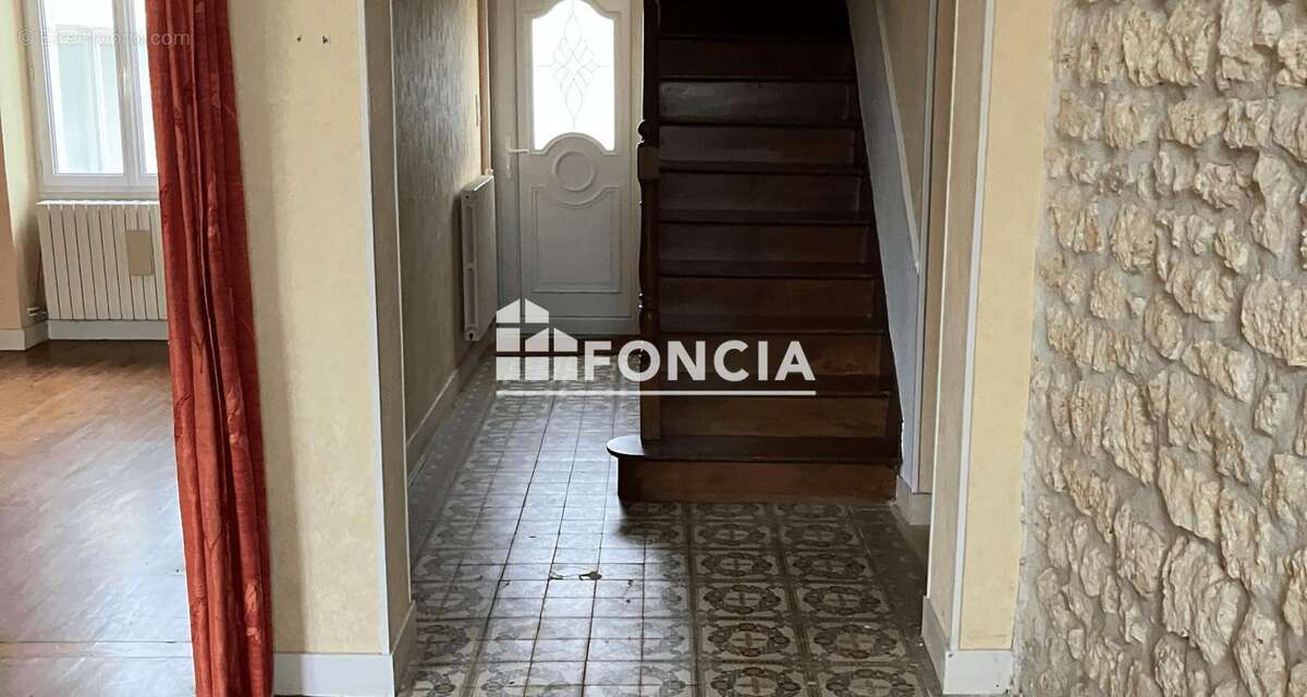 Maison à SAINT-YRIEIX-SUR-CHARENTE