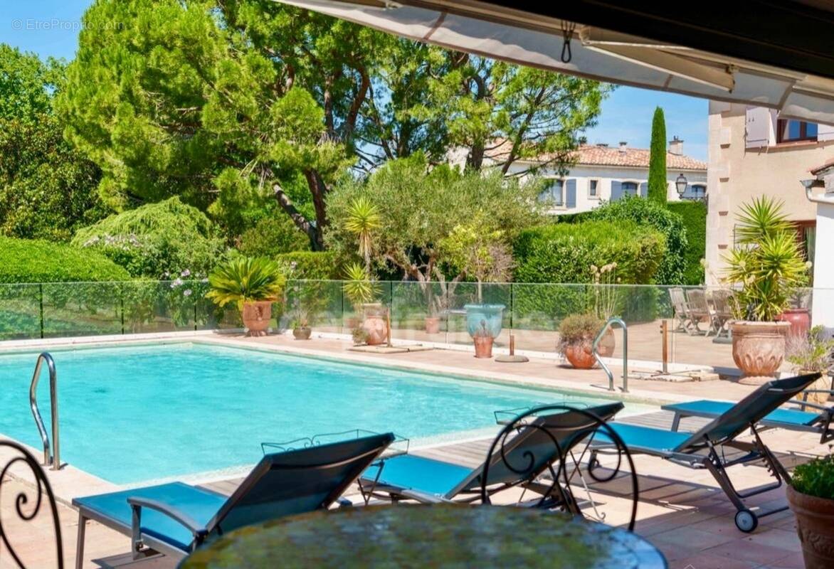 Maison à FONTVIEILLE