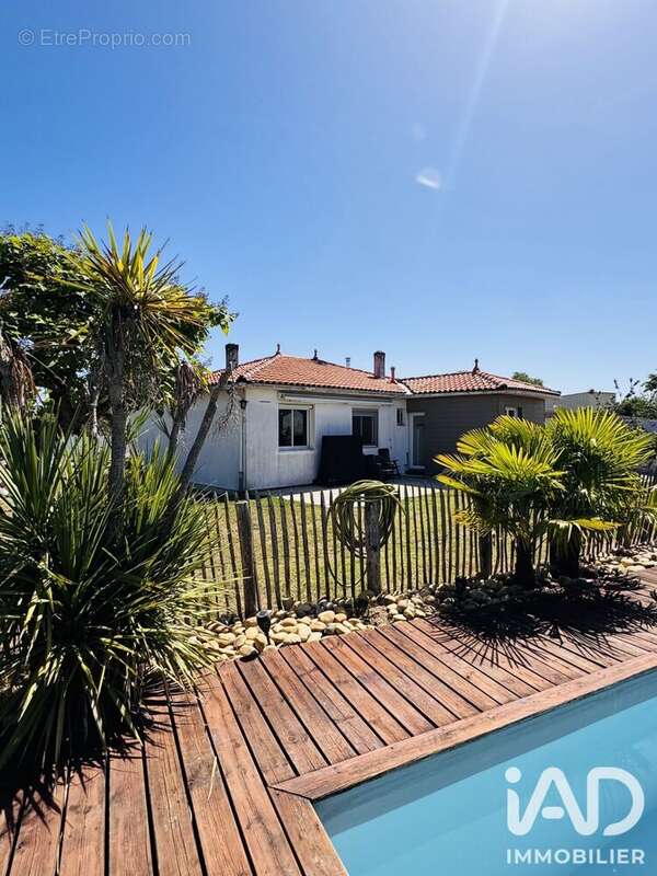 Maison 88 m² à Ambares-Et-Lagrave  - photo 2