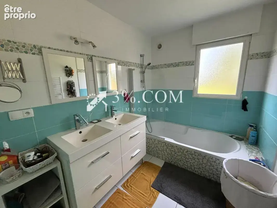 Maison familiale 173 m2 - Vie de plain-pied - 5 chambres - T - photo 11