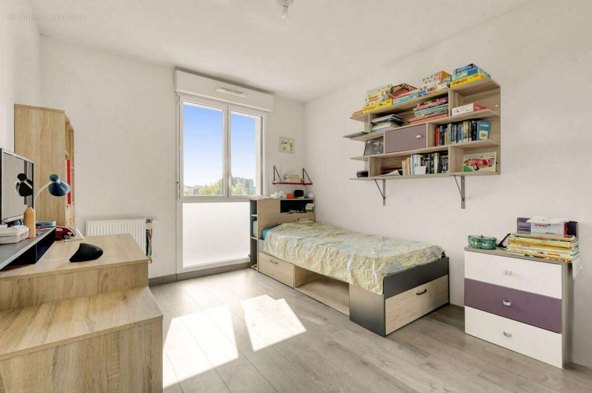 Appartement à BEAUZELLE