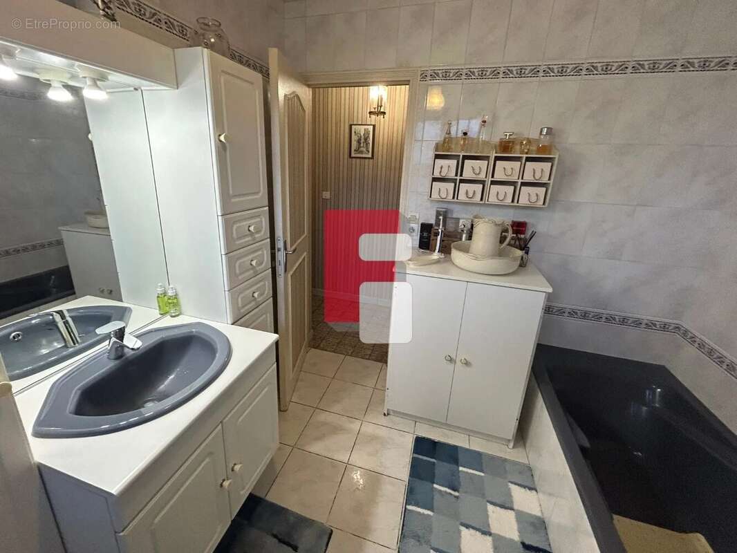 Maison à LA RIVIERE-DE-CORPS