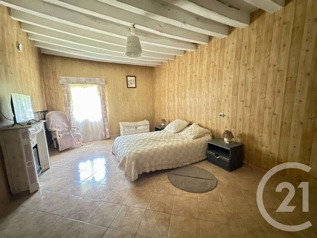 Maison 186 m² à Saint-Pellerin  - photo 8